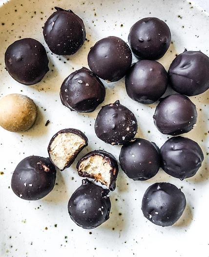 Cashew Cookie Dough Bites