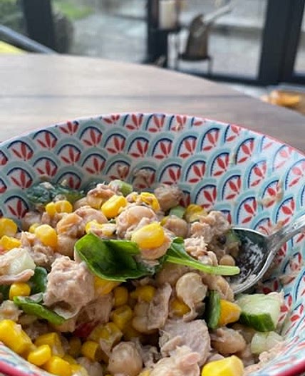 Chickpea and tuna salad jar