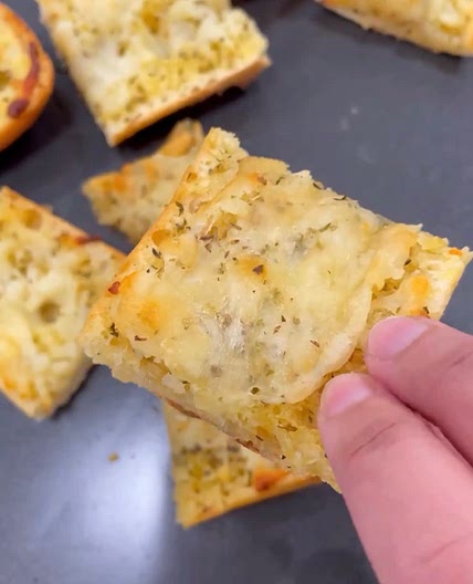 Cheesy garlic bread