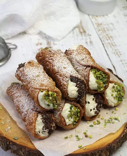 Sicilian Cannoli with Ricotta Filling