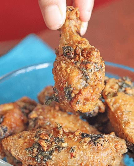 Crispy Air Fryer Garlic Parmesan Wings - TopAirFryerRecipes