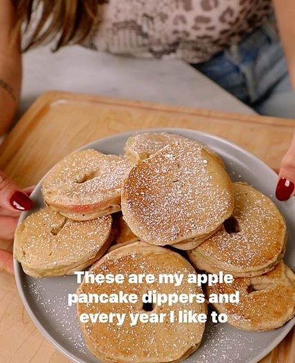 Follow for more easy and delicious recipes! HEALTHY APPLE PANCAK