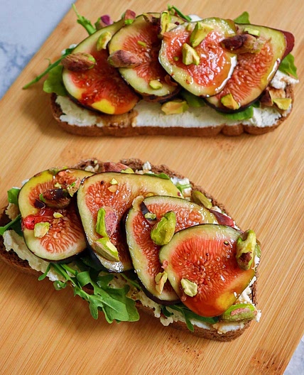 Delicious Fig Toasts (vegan, gluten free) 