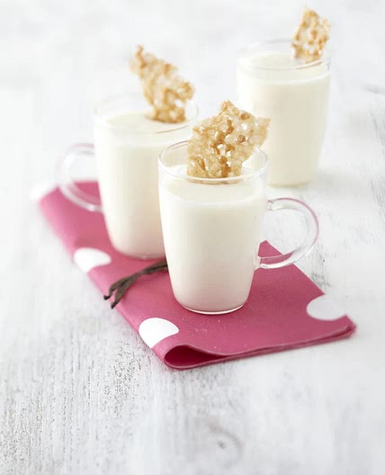 Blanc-manger vanille-amande et tuiles caramélisées