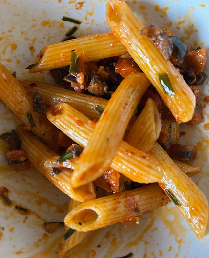 Easiest sausage and tomato pasta