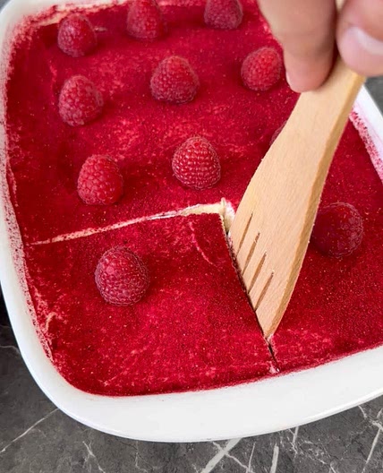 RASPBERRY TIRAMISU