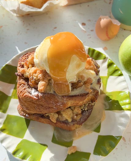Apple Crumble French Toast 
