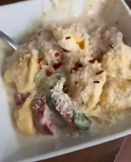 Crockpot Cheesy Sausage and Tortellini 