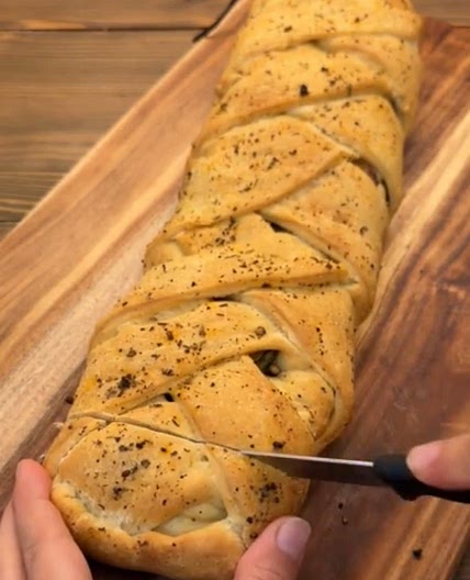 Strudel salato lievitato