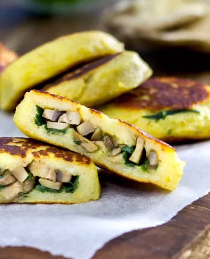 Focaccine di patate ripiene