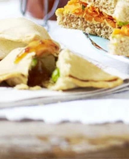 Potato and pea samosas