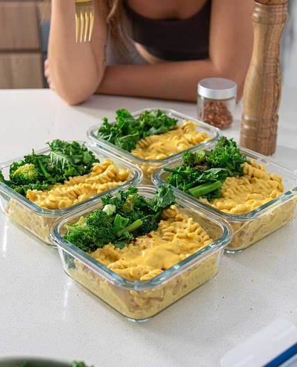 High-Protein Vegan Mac & Cheese (meal-prep)