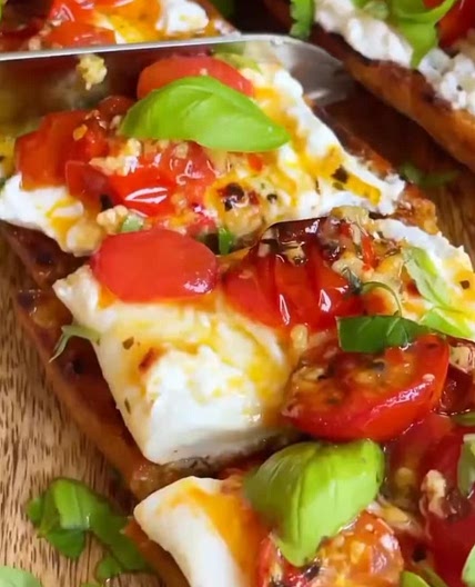 Würziges Caprese Toast