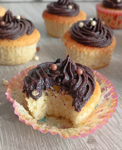 Soft Vanilla Cupcakes