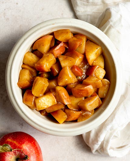 Quick & Healthy Stewed Apples with Cinnamon