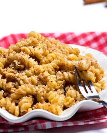Pasta with Nuts and Sugar
