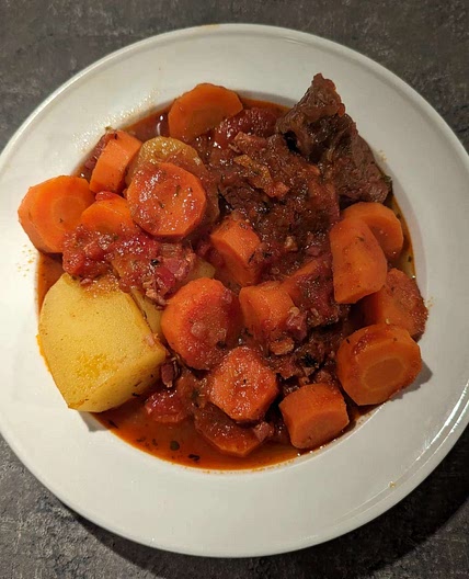 Goulash de bœuf aux pommes de terre