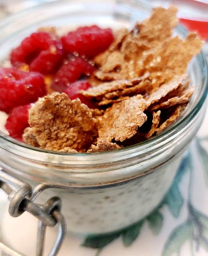 Chia pudding - cereals and raspebberries
