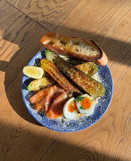Smoked Salmon, Grilled Zucchini Hummus Plate 🥕