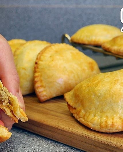 Red Ribbon Chicken Empanada