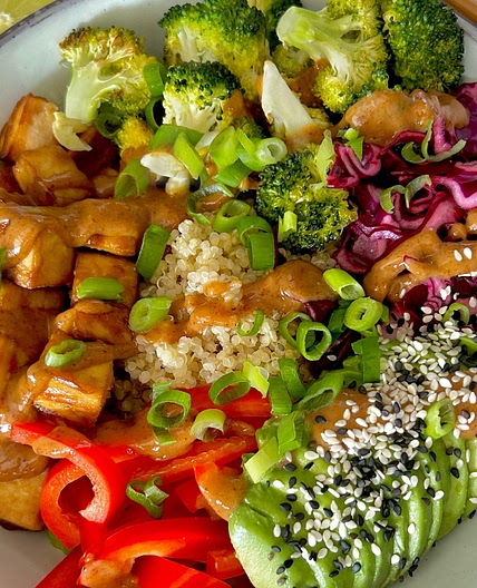 Quinoa Bowl With Tofu, Avocado & Veggies - Minaelle's Kitchen