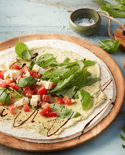 Tomate-Mozzarella-Wrap mit Pesto 