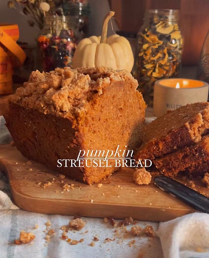Pumpkin streusel bread