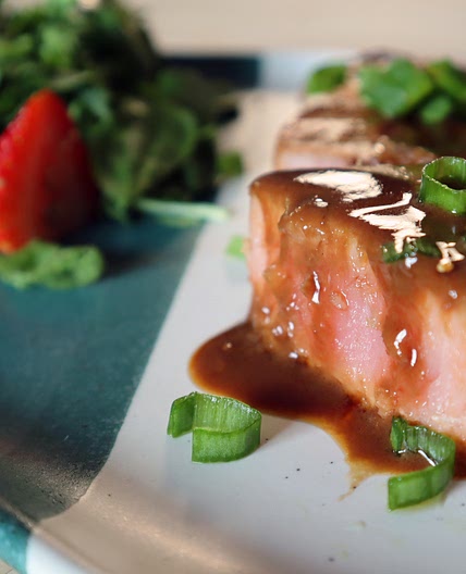 Healthy & Protein Packed Meal: Air Fryer Tuna Steaks and Berry Salad
