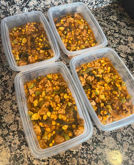 PUERCO Y RAJAS EN SALSA ROJA 