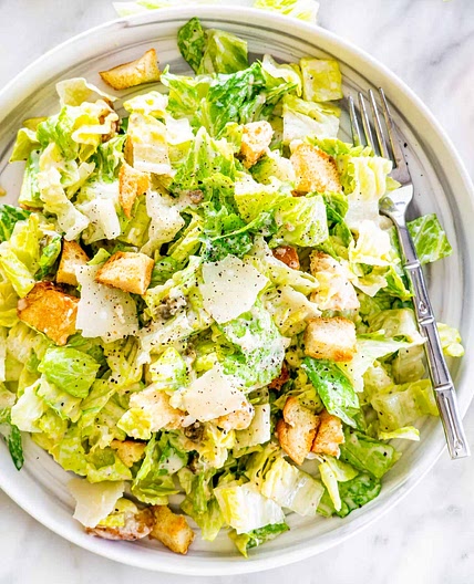 Salată Caesar