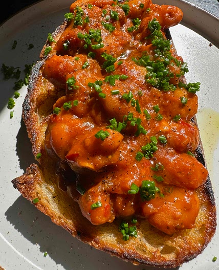 CREAMY HARISSA BUTTERBEAN BRUSCHETTA