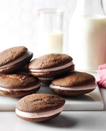 Chocolate-Raspberry Whoopie pies