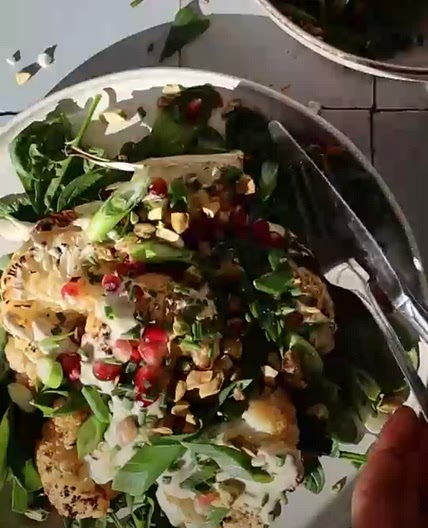  Blumenkohl-Steaks mit fruchtigem Topping