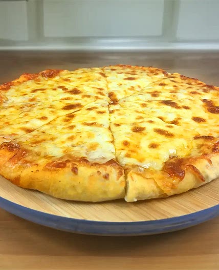 Cheese & Tomato Pizza