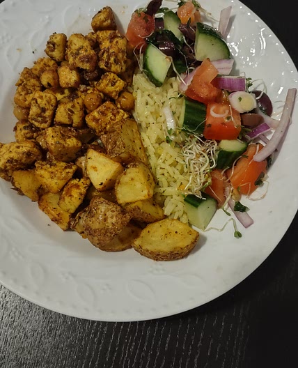 Greek tofu bowl