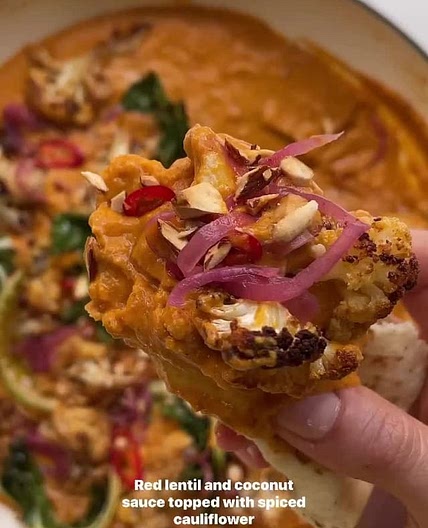Follow for more vegan recipes. here with a cosy Autumn recipe! T