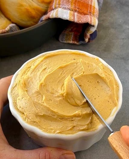 SAVE this Whipped Maple Pumpkin Butter &amp; serve it for Thanks