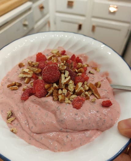 Raspberry "cheesecake" parfait