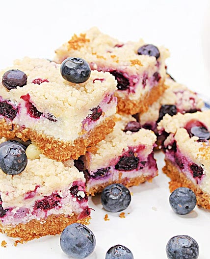 Blueberry Crumble Cheesecake Bars