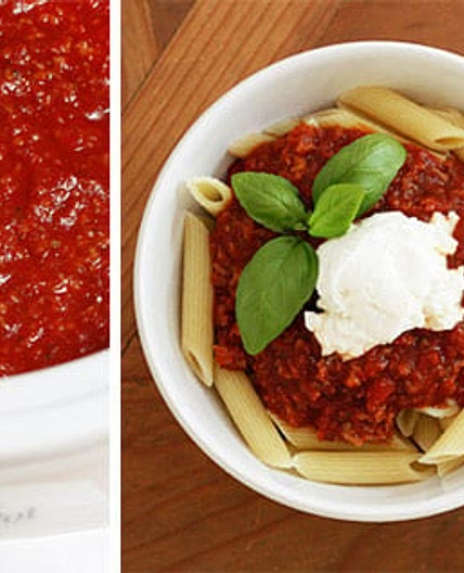 Crock Pot Pasta Sauce with Sausage