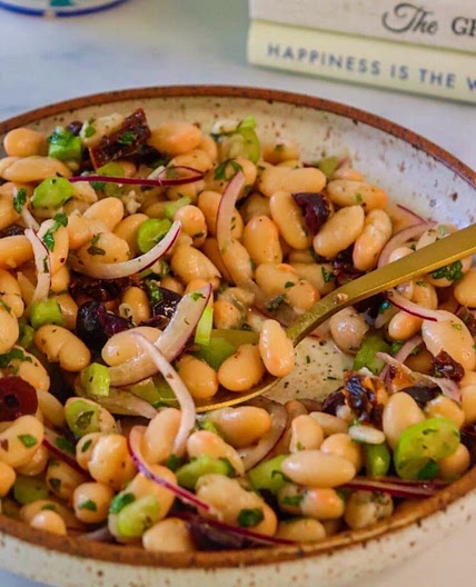 10 Min. Mediterranean White Bean Salad 