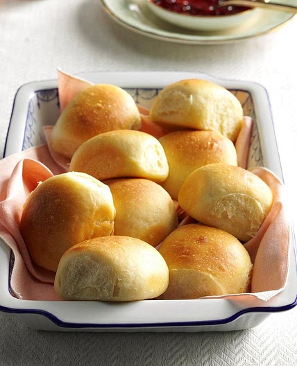 Soft Buttermilk Dinner Rolls