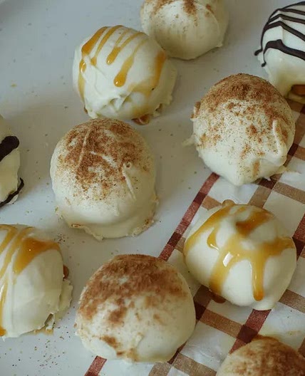 Easy Pumpkin Spice Truffles