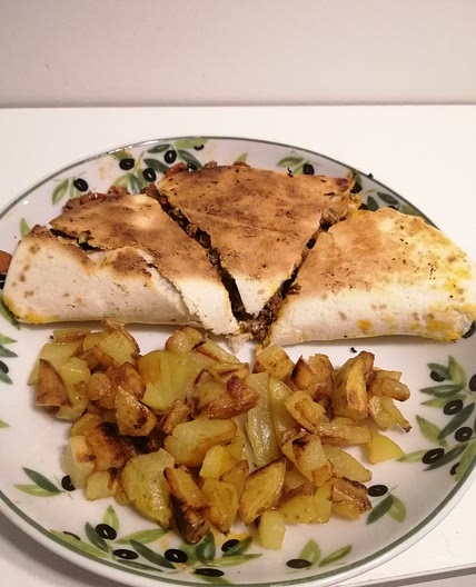 Quesadilla accompagné de frites