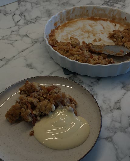 Apple crumble pie