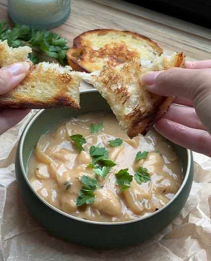 French Onion Beans 