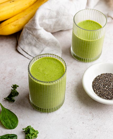Quick & Healthy Kale Spinach Smoothie