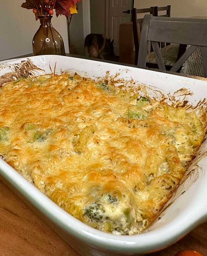 Dump and Bake Garlic Parm Pasta 