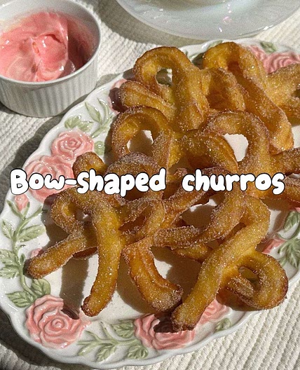 Bow-shaped churros