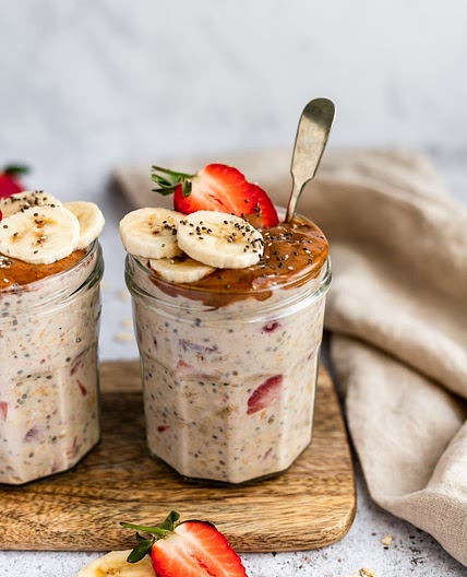 Almond Butter, Strawberry & Banana Overnight Oats with Chia